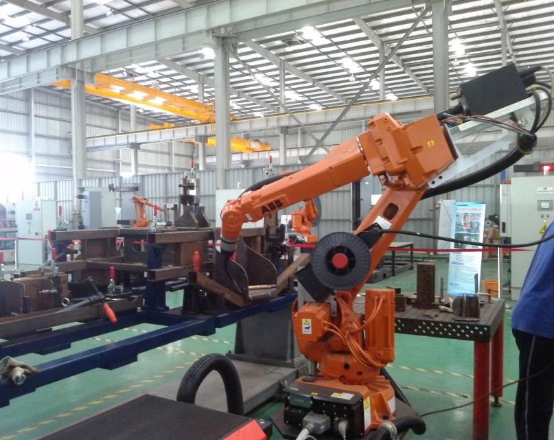 焊接機器人的普遍應用  