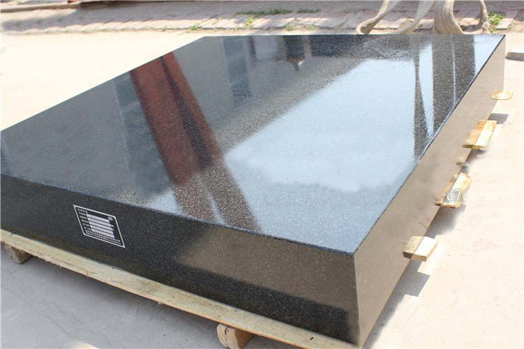 大理石平臺采用研磨放置24小時再檢測技術(shù)精度更高