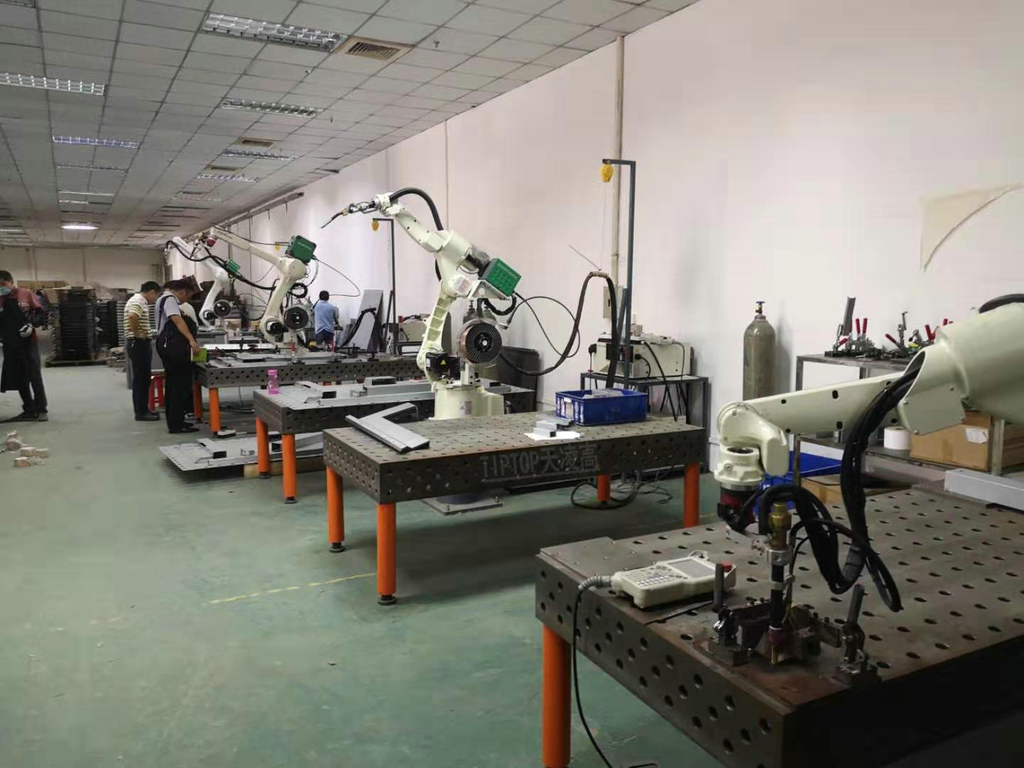 機器人組合工裝